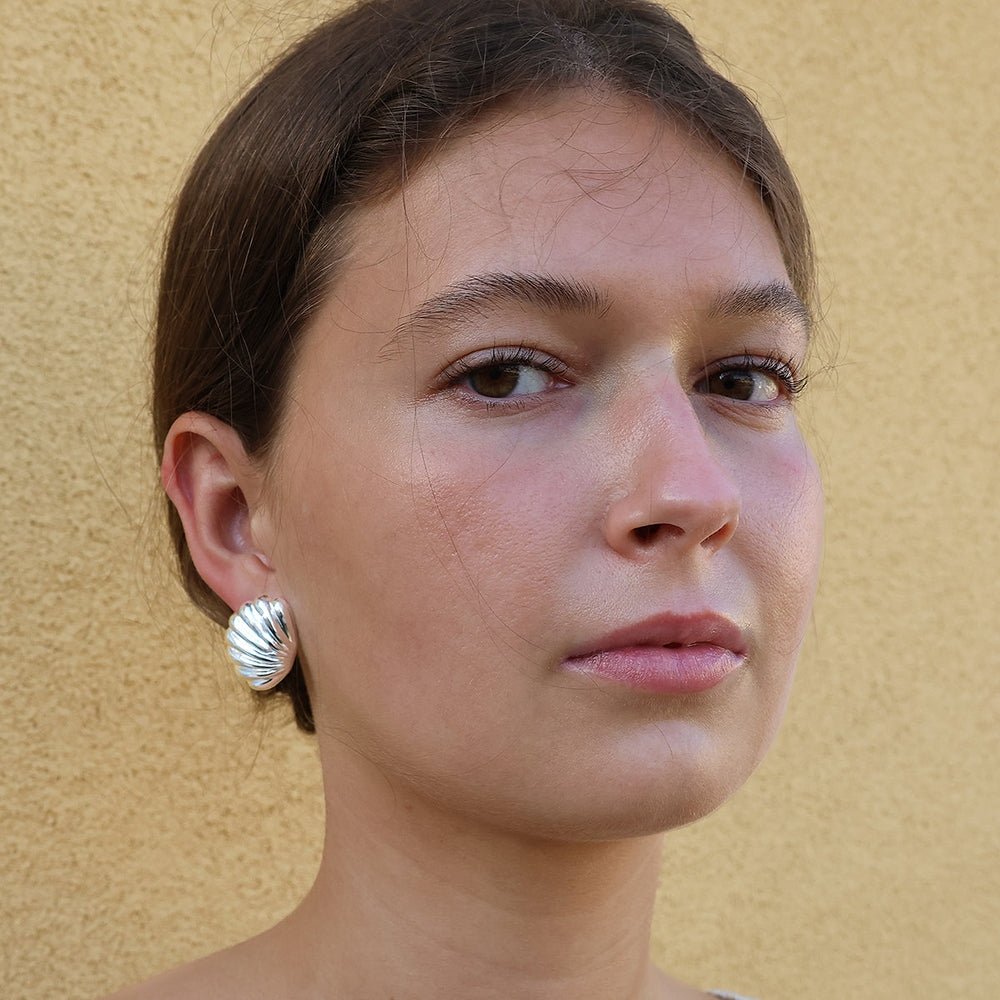 Kara Örhängen wintherstudio-se