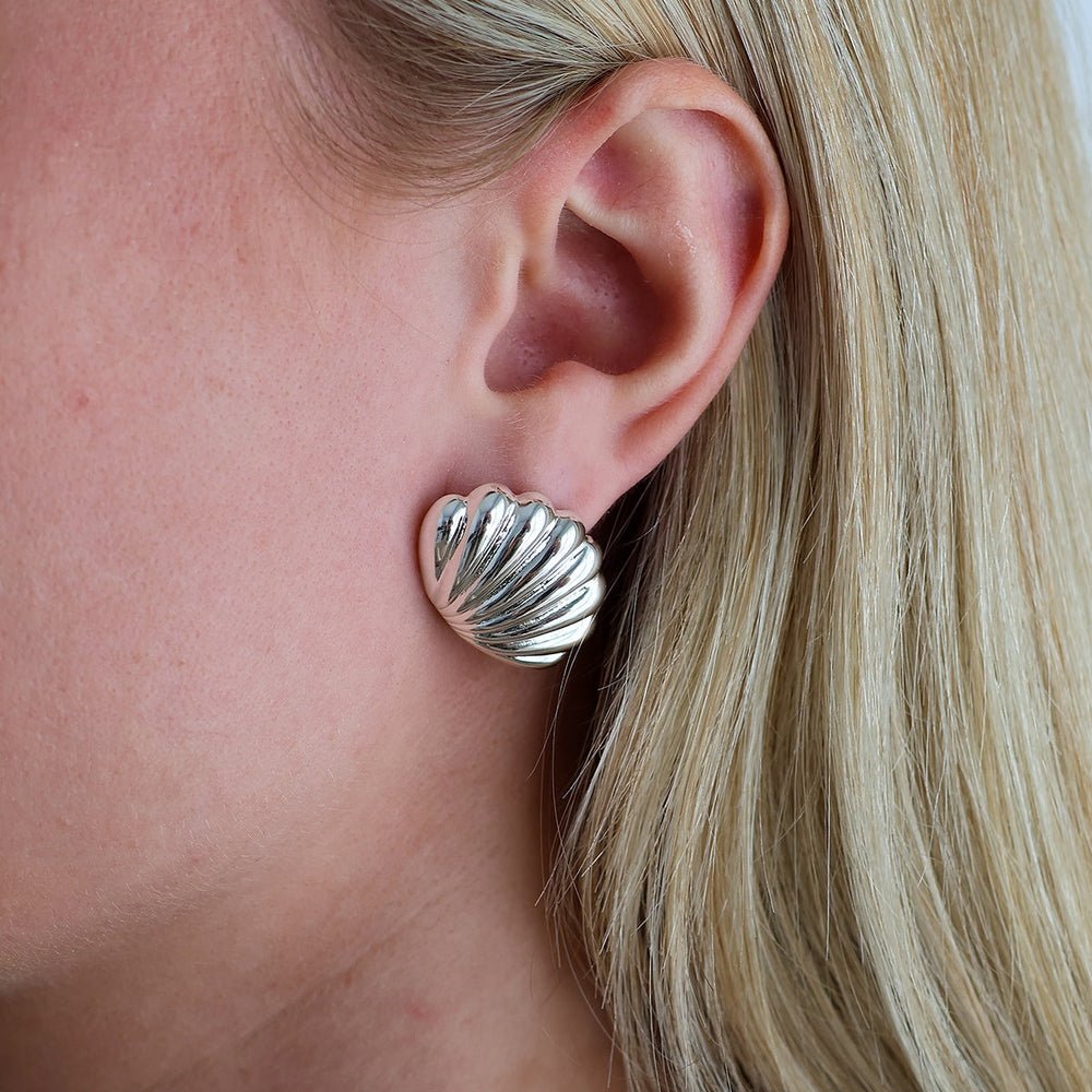 Kara Örhängen wintherstudio-se