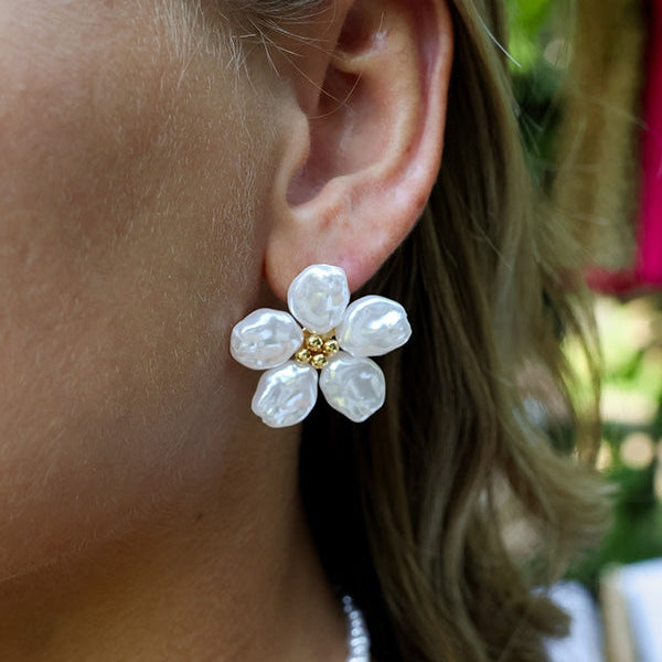 Pearly Bloom Örhängen wintherstudio-se
