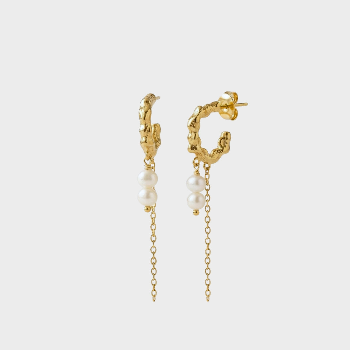 Helmi pearl earrings gold