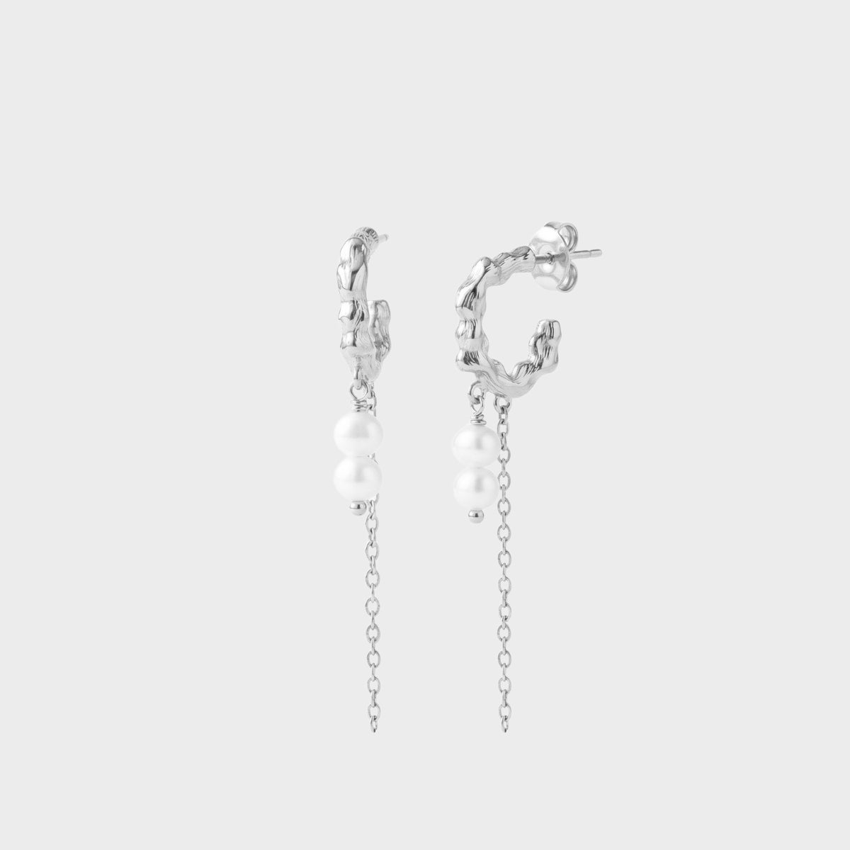 Helmi pearl earrings silver