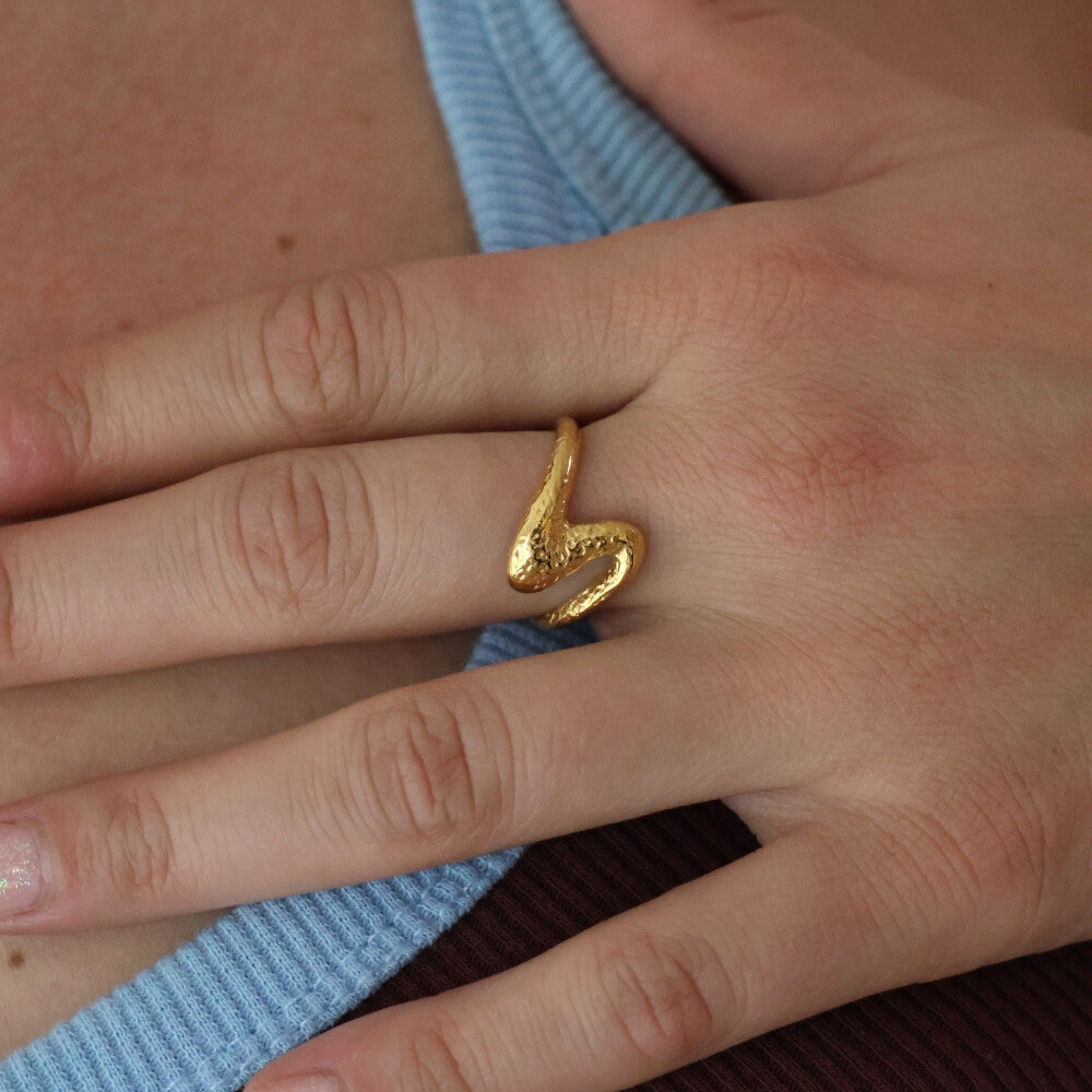 Swan Ring